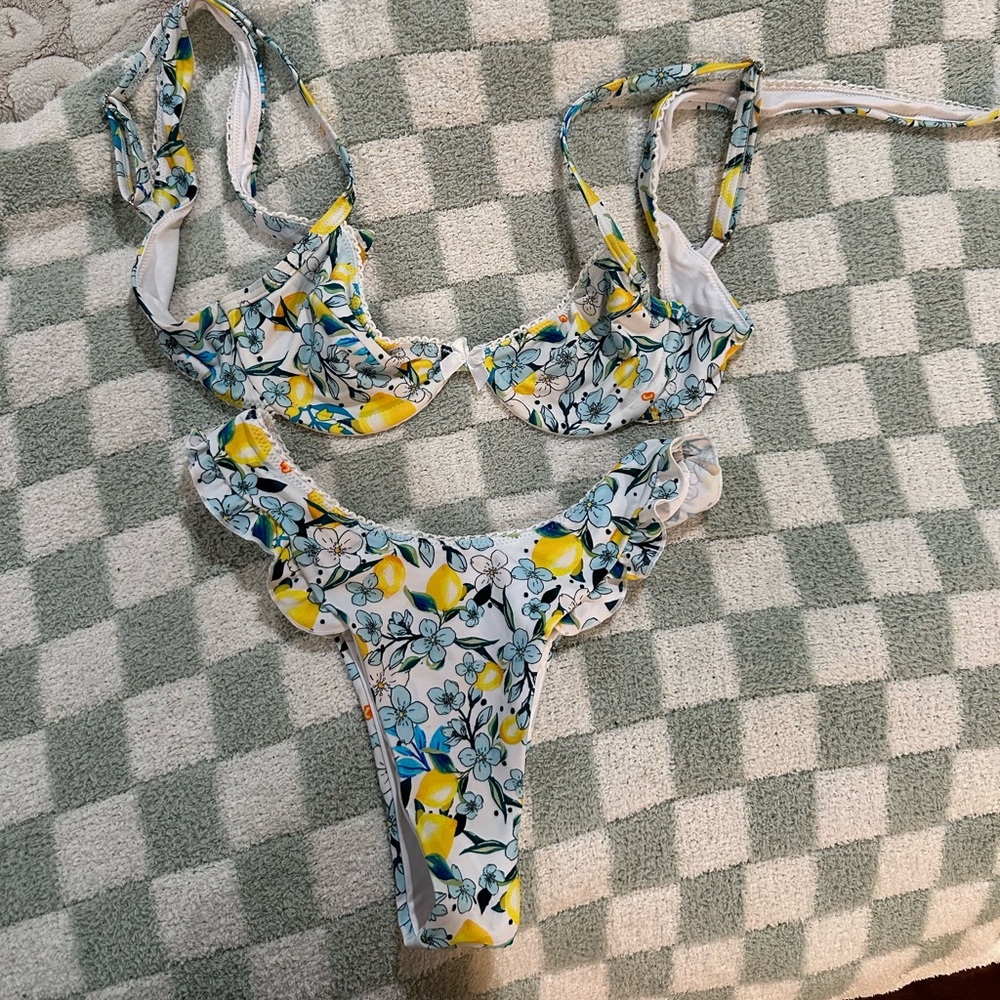 Lemon Bikini